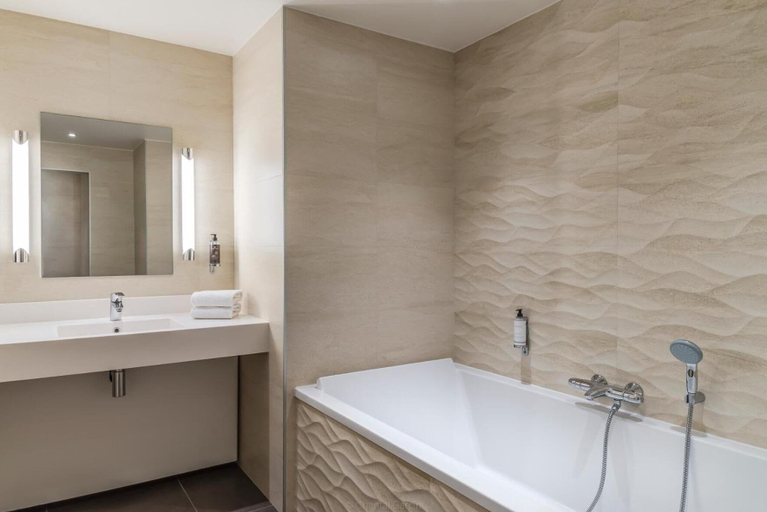Bathroom 4, Hôtel du Parc, Pas-de-Calais