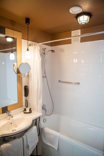 Bathroom 3, Best Western Santakos Hotel, Kauno