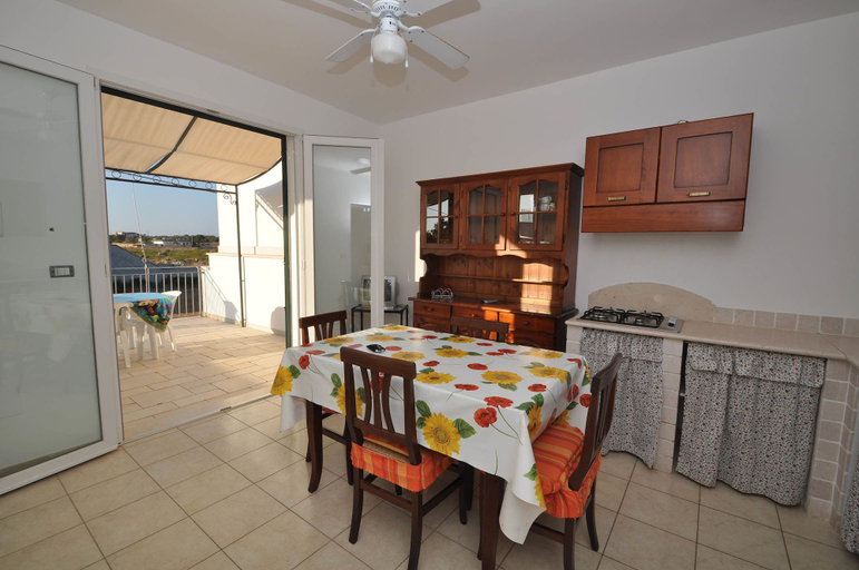 Others 4, Villa del Mare I, Lecce