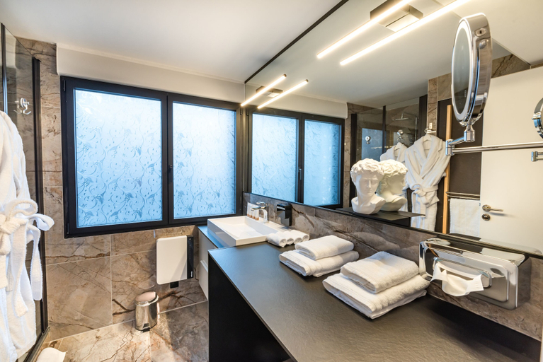Bathroom 2, MOYI, Loire-Atlantique