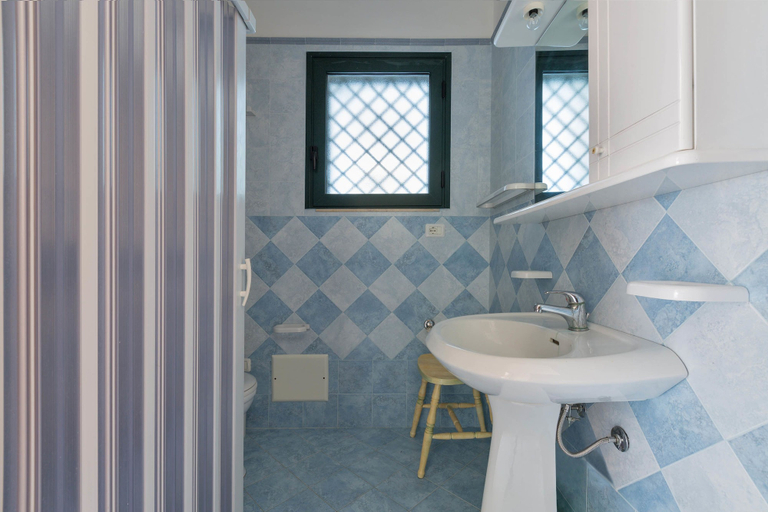 Bathroom 3, Corallo Apartments by Barbarhouse, Lecce