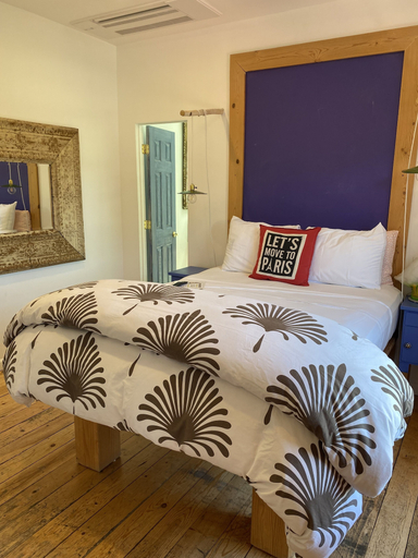 Bedroom 3, Metro Hotel and Cafe, Sonoma
