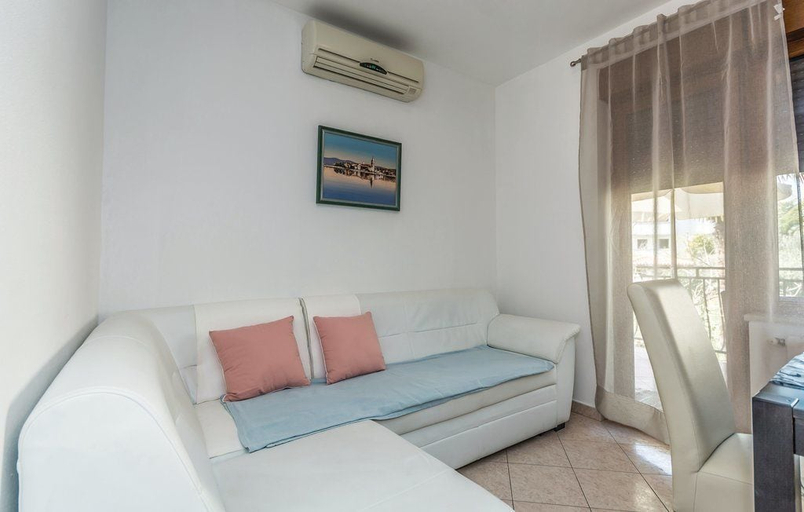 Bedroom 2, Apartment 1695, Poreč