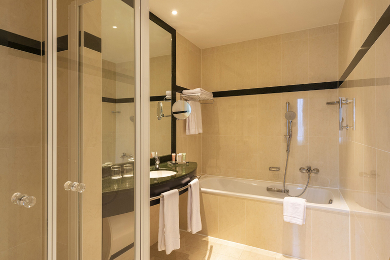 Bathroom 4, Dukes’ Arches – by Dukes’ Hotel Collection, West-Vlaanderen