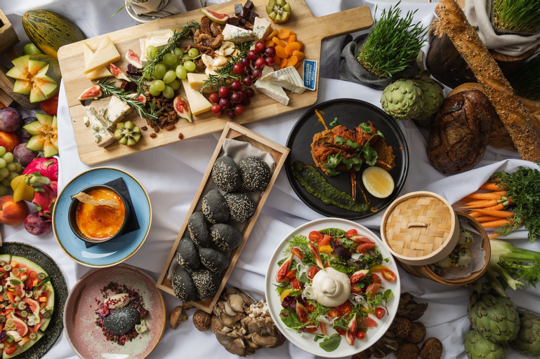 Food & Drinks 9