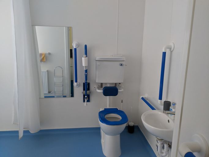 Bathroom 4, Barholm Accommodation, Dumfries and Galloway