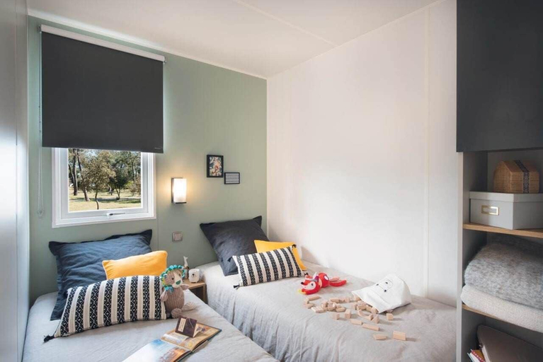 Bedroom 3, Càmping & Bungalows Platja Brava, Girona