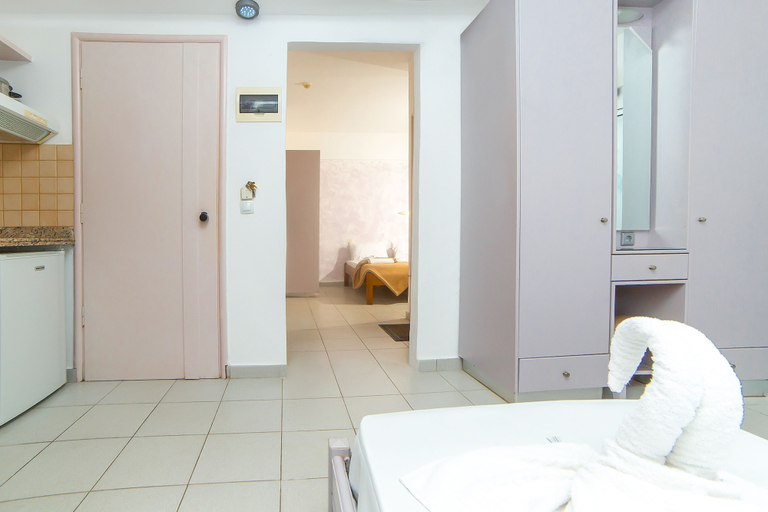 Bedroom 3, Stonewell, Crete