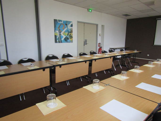 Business Facilities 27