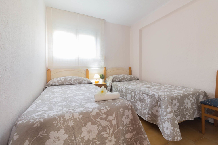 Bedroom 2, Apartamento Dms III Ref. 1041 by Iberplaya, Tarragona