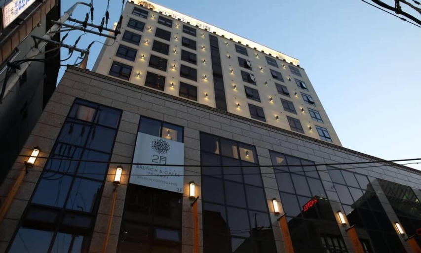 Exterior & Views, February Hotel The Signature Dongseongro, Buk