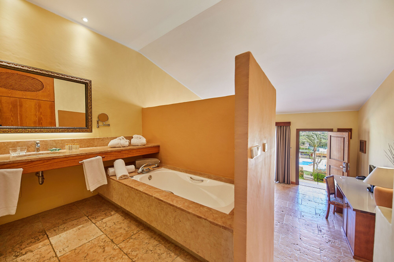 Bathroom 5, Pula Suites Boutique Resort, Baleares