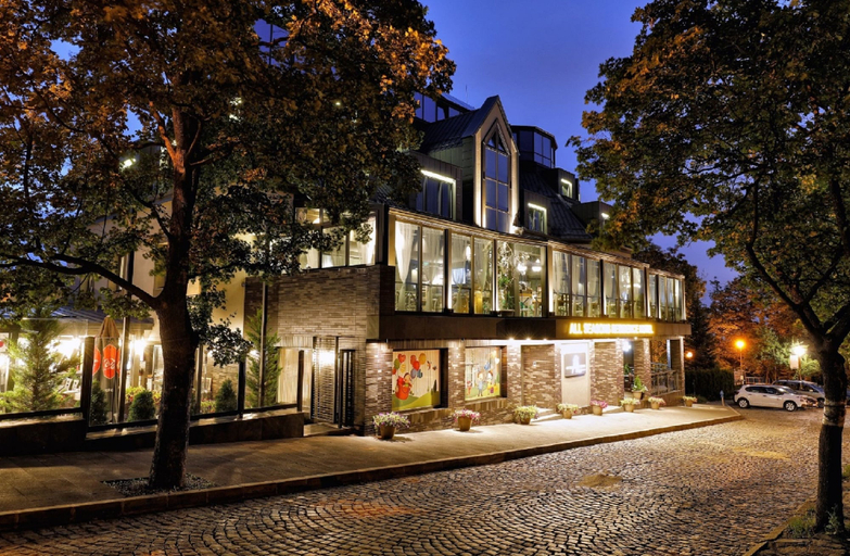Exterior & Views 2, All Seasons Residence Hotel, Stolichna
