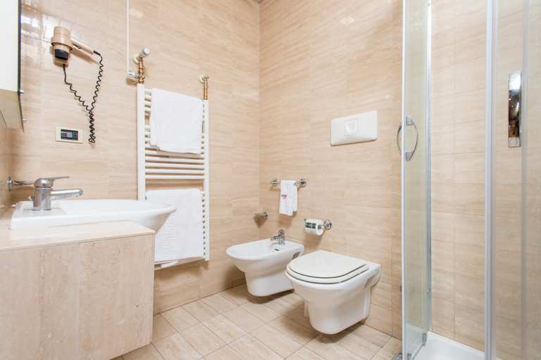 Bathroom 4, Hotel San Francesco, Cosenza