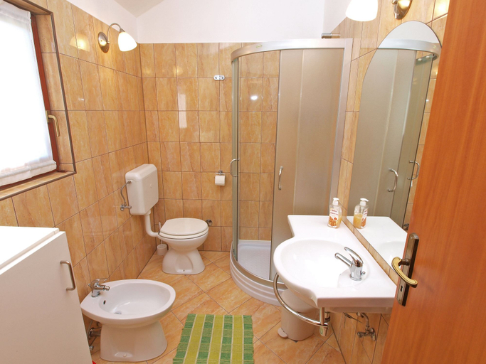 Bathroom 3, Apartment 990, Vodnjan