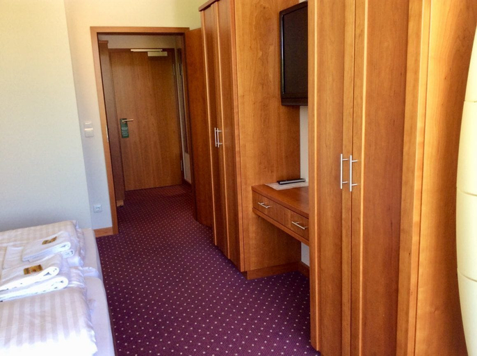 Bedroom 3, Hotel Im Park, Osnabrück