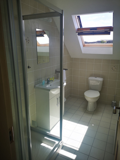 Bathroom 3, An Creagán Bed and Breakfast