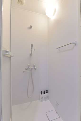 Bathroom 3, Syukur Ofuna, Kamakura