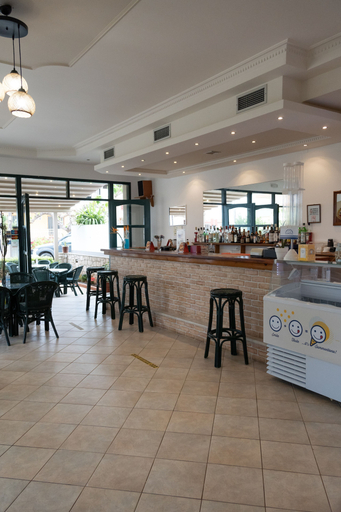 Food & Drinks 5, Aspri Petra, Crete