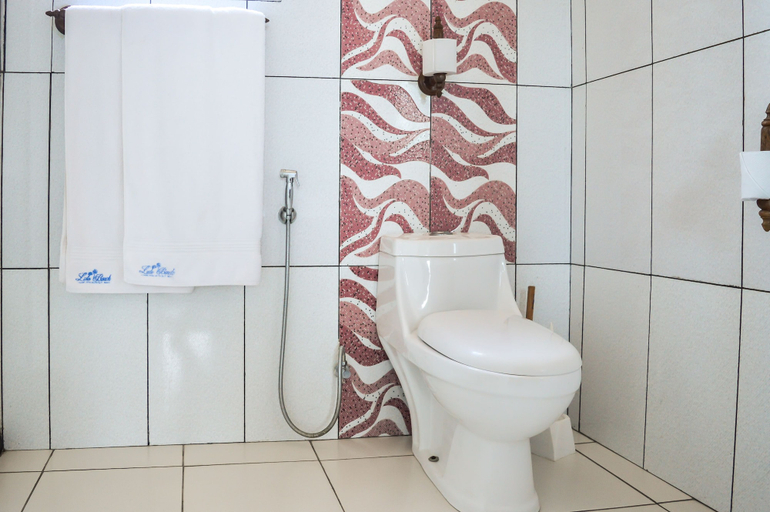 Bathroom 5, Lido Beach Resort, Nyali