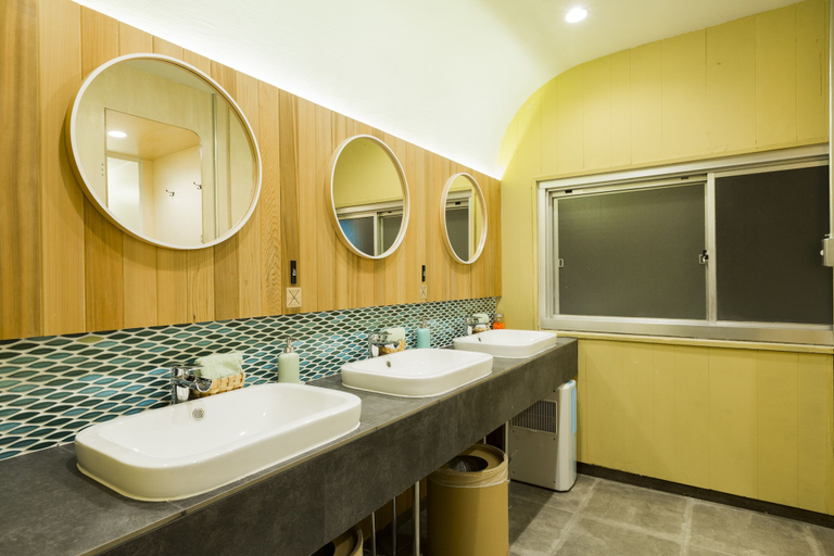Bathroom 4, Guest House MAYA - Hostel, Kobe