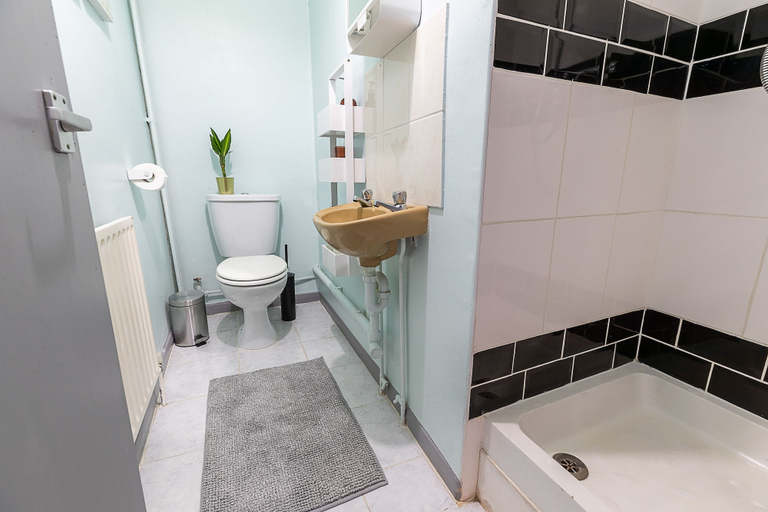 Bathroom 2, Me Gusta Downtown Apartment London, London