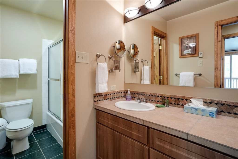 Bathroom 4, Storm Meadows Townhome 28, Routt