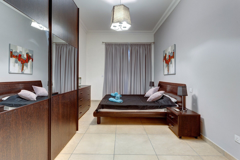 Bedroom 3, Gorgeous Apartment With Terrace in Fort Cambridge, Pool