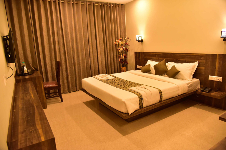 Bedroom 4, Le Oak Inn, Mysore