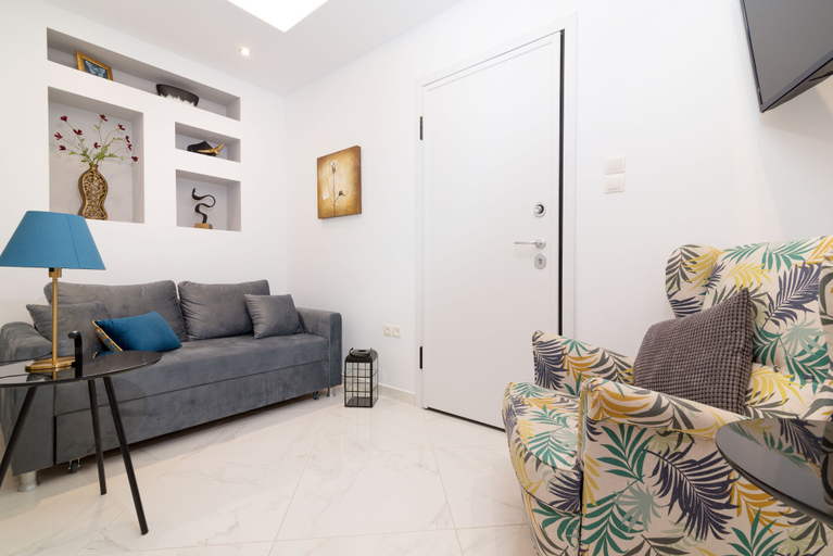 Others 3, Apartment Lyto, Attica