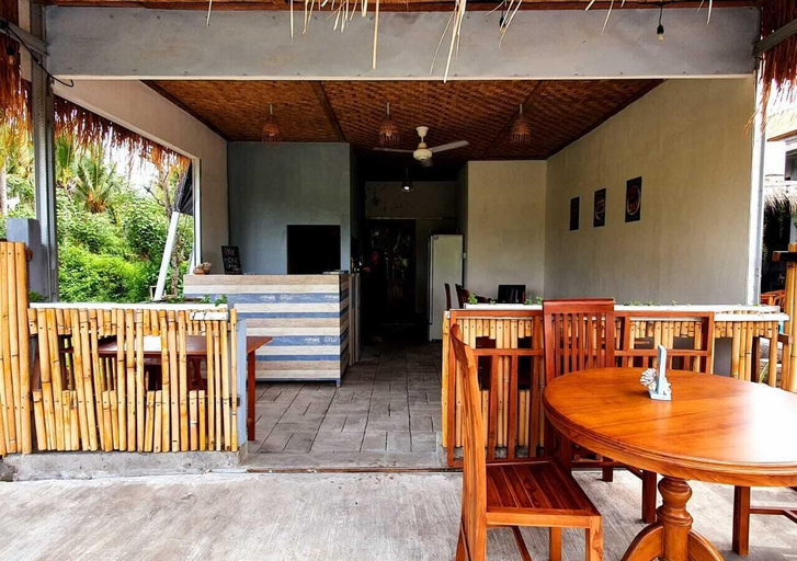 Food & Drinks 3, Bunk Bed Room Nusa Penida - Hostel, Klungkung