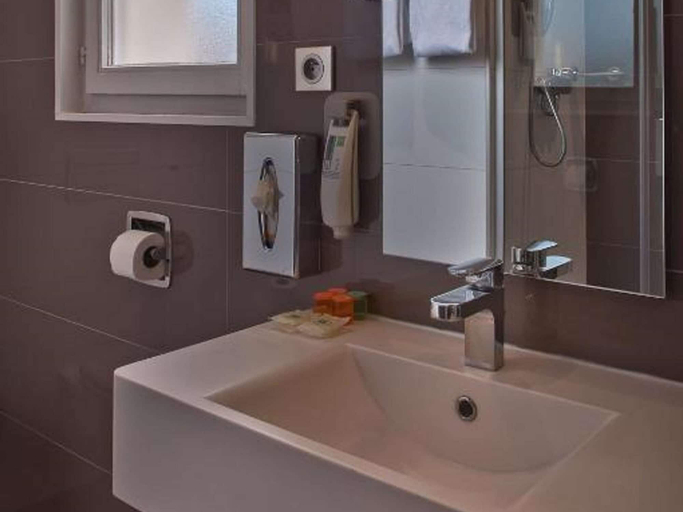 Bathroom 4, Hotel Flanelles Paris, Paris