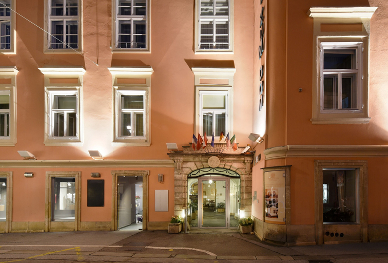Exterior & Views 2, Boutique Hotel Dom - Rooms & Suites, Graz