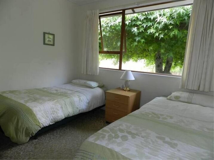 Bedroom 3, Smokebush Cottage with WIFI, Taupo