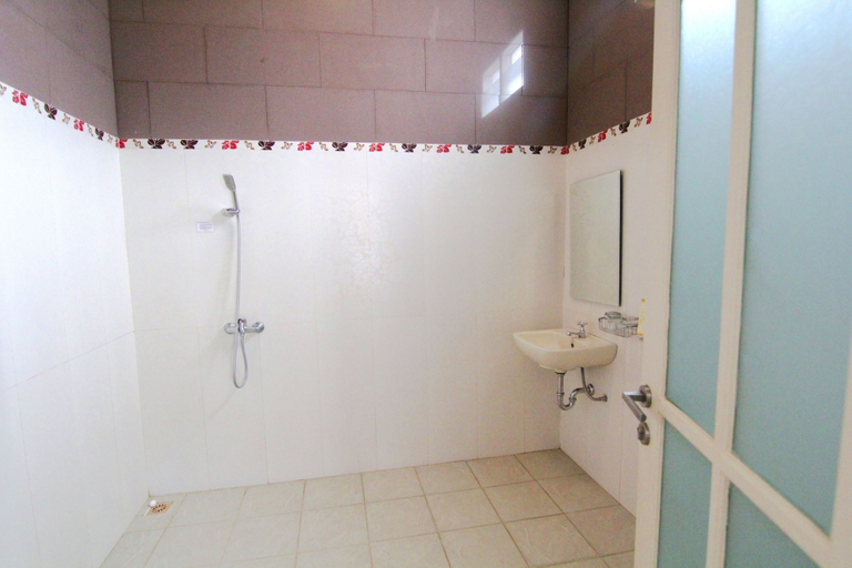 Bathroom 5, Hotel Gradia 2, Malang