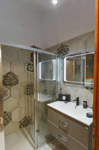 Bathroom 5, Stellatos House, Ionian Islands