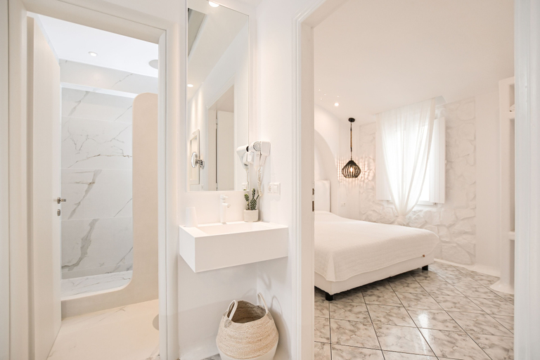 Bathroom 5, Naxos Evilion, South Aegean