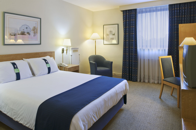 Bedroom 3, Holiday Inn Warrington, Warrington