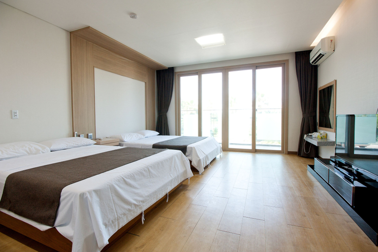 Bedroom 4, Amoureux, Jeju