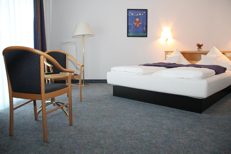 Bedroom 4, Trip Inn Hotel Zum Riesen, Main-Kinzig-Kreis