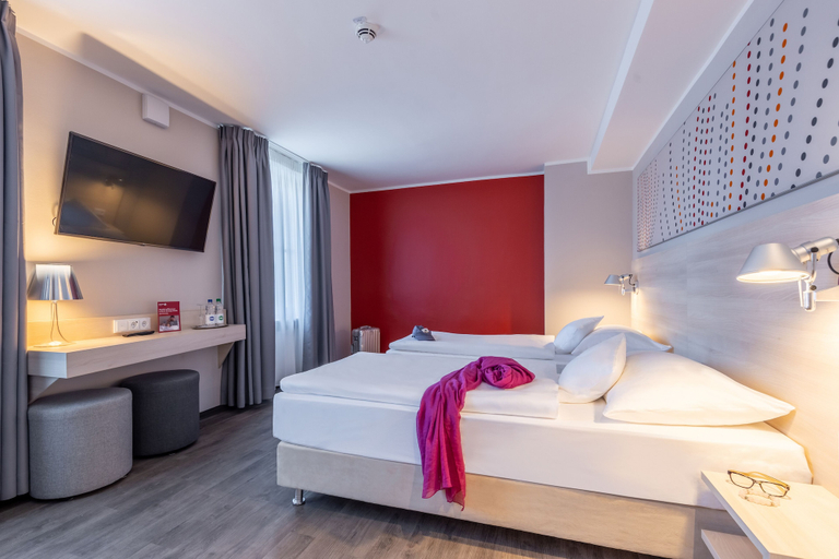 Bedroom 3, Serways Hotel Reinhardshain Nord, Gießen