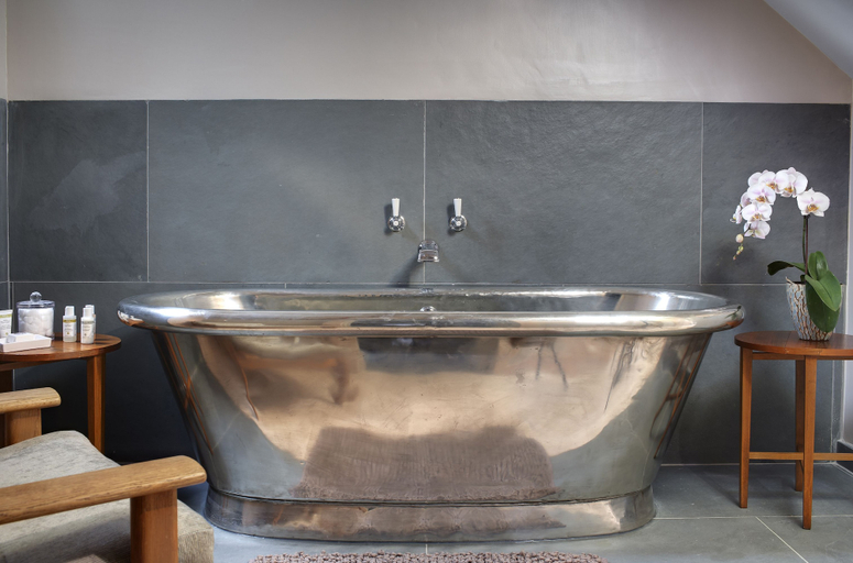 Bathroom 5, The George in Rye, East Sussex