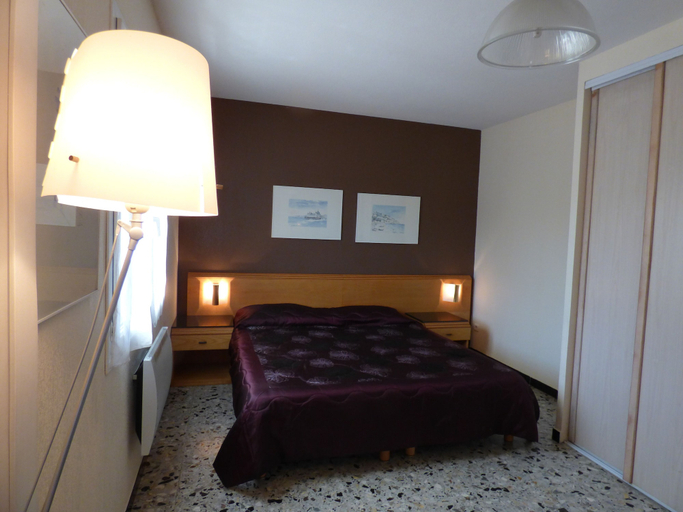 Bedroom 3, AppartHotel Festival Sud Suites - Gare TGV, Vaucluse