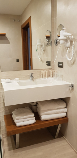 Bathroom 2, Deluxe Apartments Ronda, Málaga
