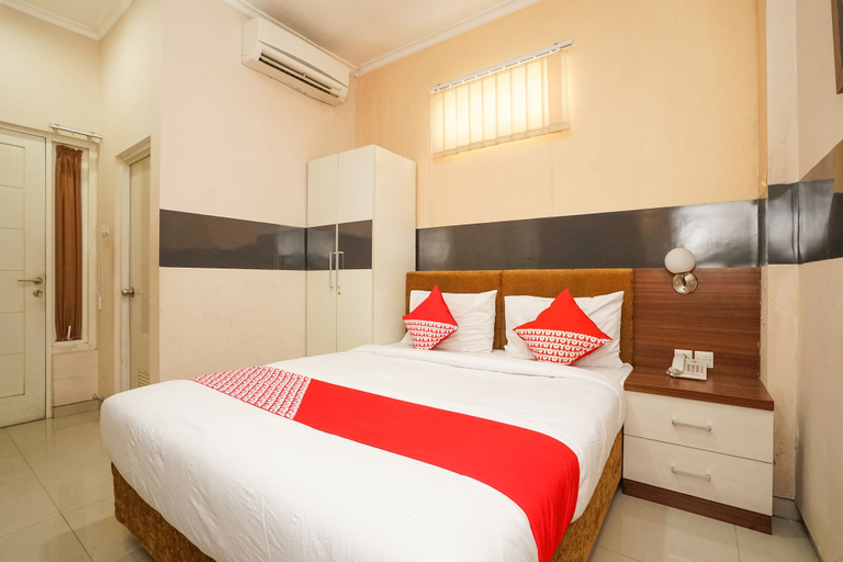 Bedroom 1, OYO 450 Semampir Residence, Surabaya