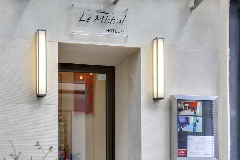 Exterior & Views 2, Hotel Le Mistral, Alpes-Maritimes