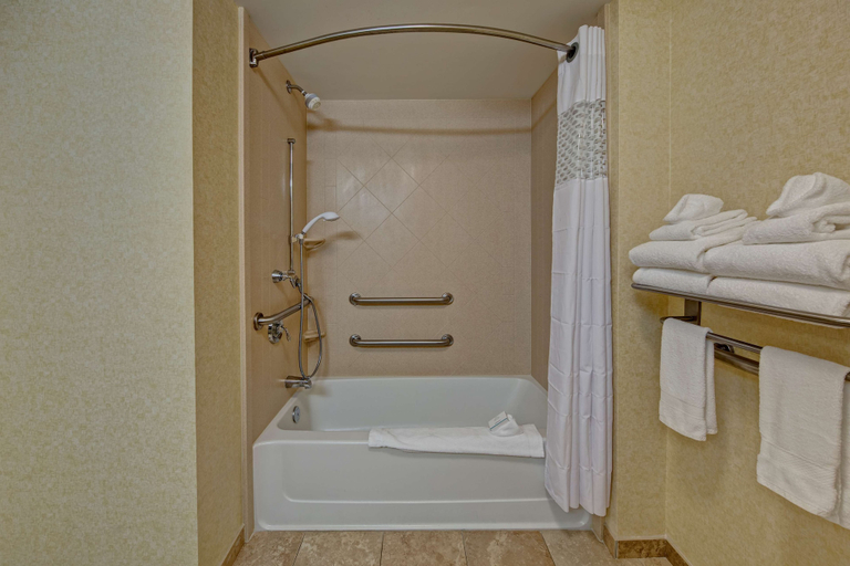Bathroom 4, Hampton Inn & Suites Stuart-North, Martin
