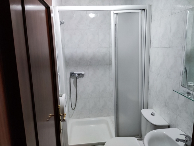 Bathroom 4, Pensión Las Matillas, Burgos