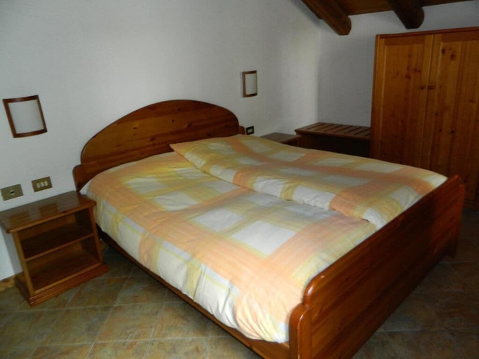Bedroom 4, Monterosa Residence Hotel, Verbano-Cusio-Ossola