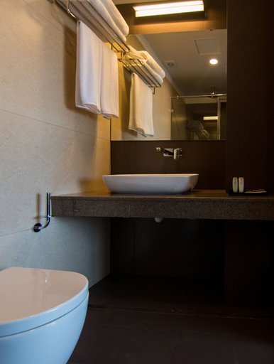 Bathroom 4, Rococo Residence, Colombo